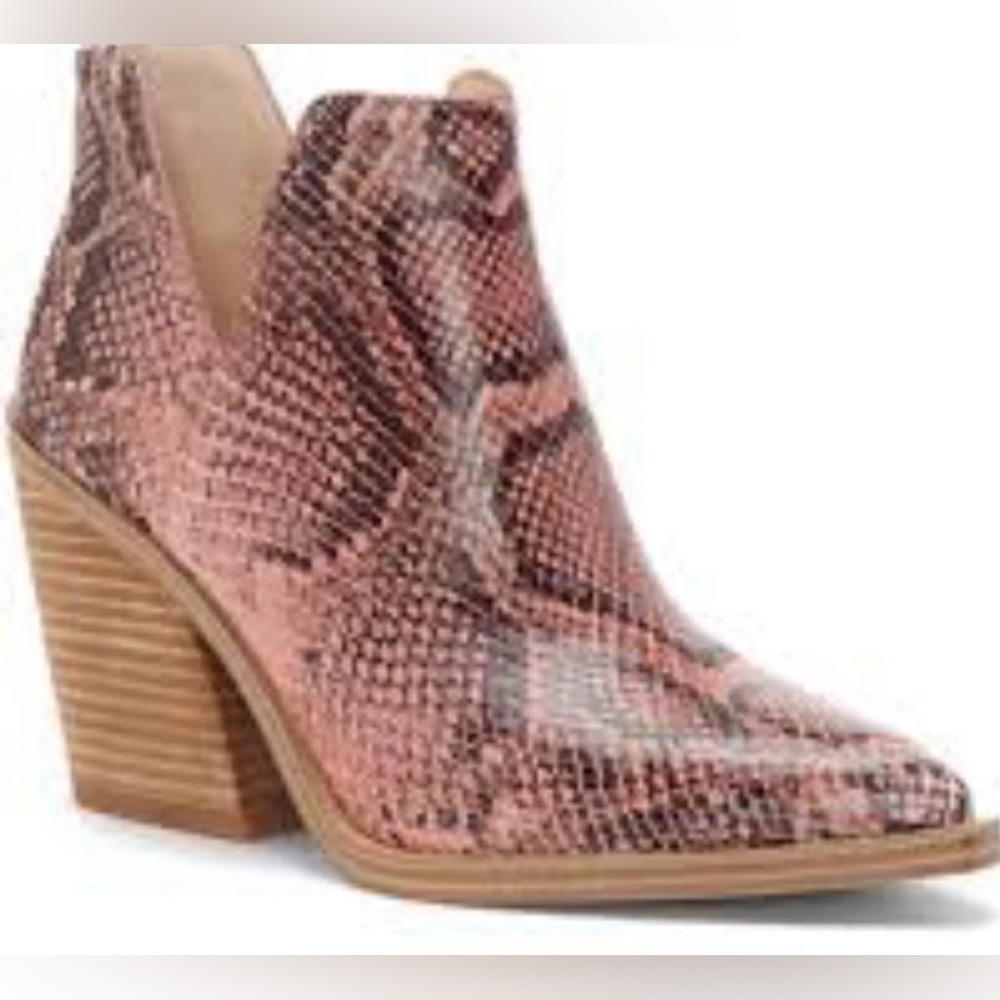 Vince Camuto Gigietta Rosewood Embossed Snake Print Ankle Booties Women size 11